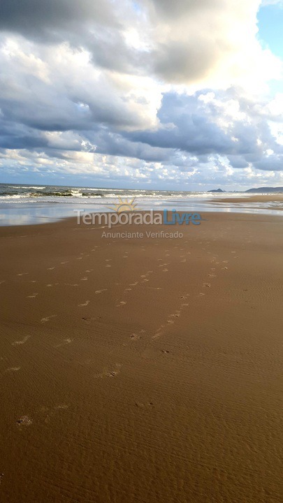 Apartment for vacation rental in Matinhos (Balneário Ipacaraí)