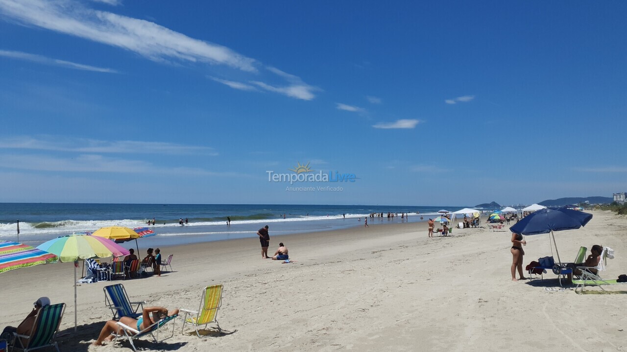 Apartment for vacation rental in Matinhos (Balneário Ipacaraí)