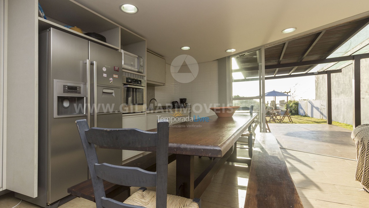 Casa para aluguel de temporada em Bombinhas (Canto Grande)