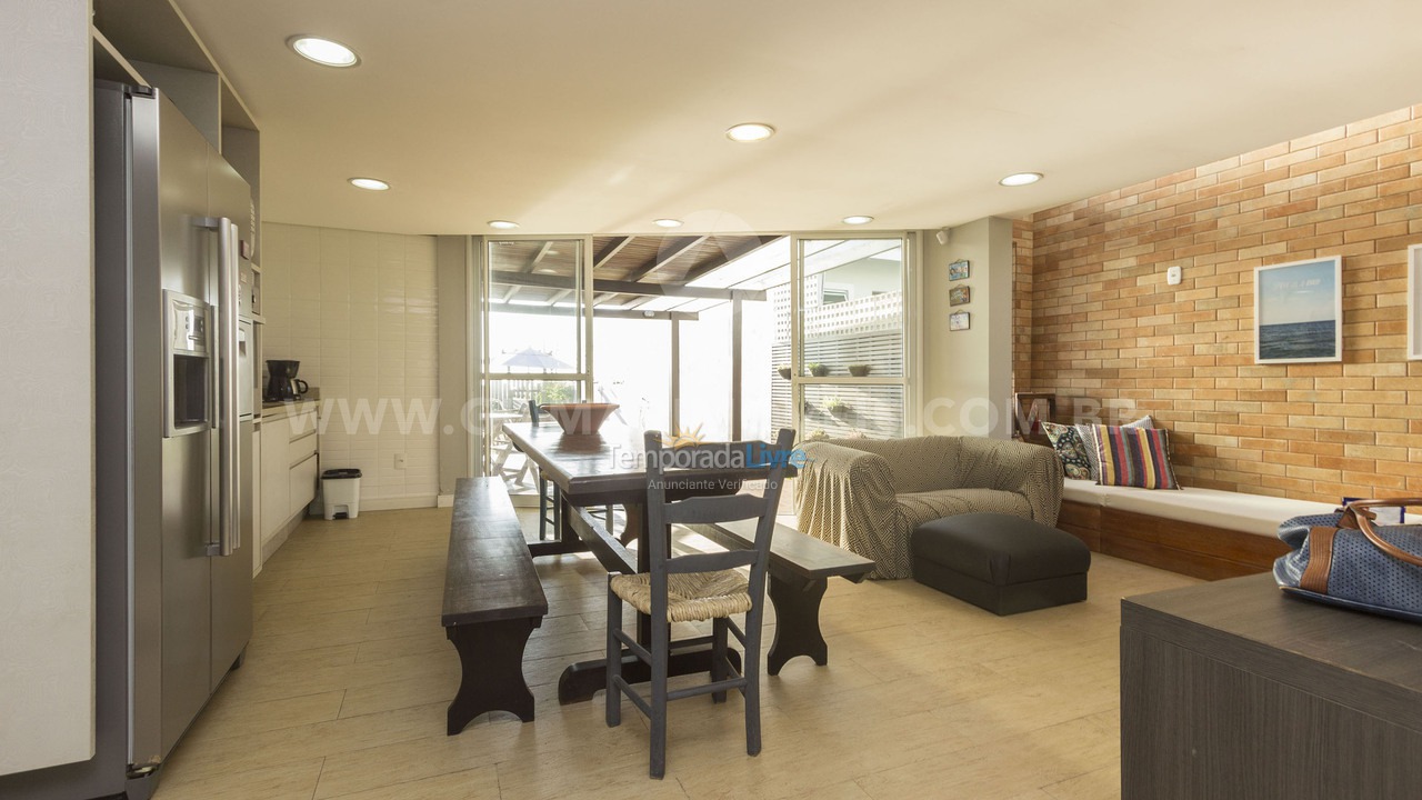 Casa para aluguel de temporada em Bombinhas (Canto Grande)