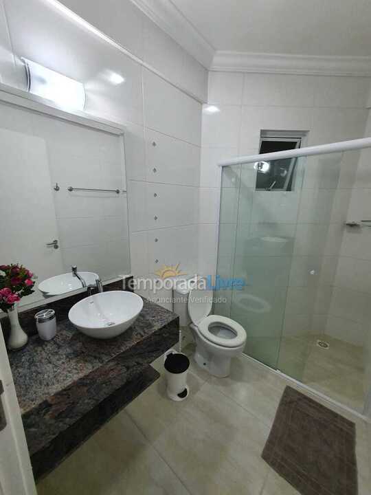 Apartamento para aluguel de temporada em Bombinhas (Praia de Bombas)