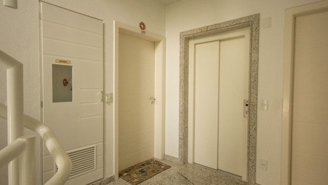 APARTMENT CONDOMINIUM AGUAS CLARAS CACHOEIRA DO BOM JESUS OVER THE SEA