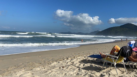 Casa Perola Itamambuca, air cond, pool, billiards, “foot in the sand” condom