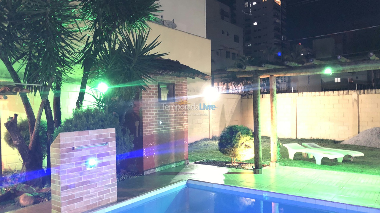 Casa para aluguel de temporada em Guarapari (Praia do Morro)