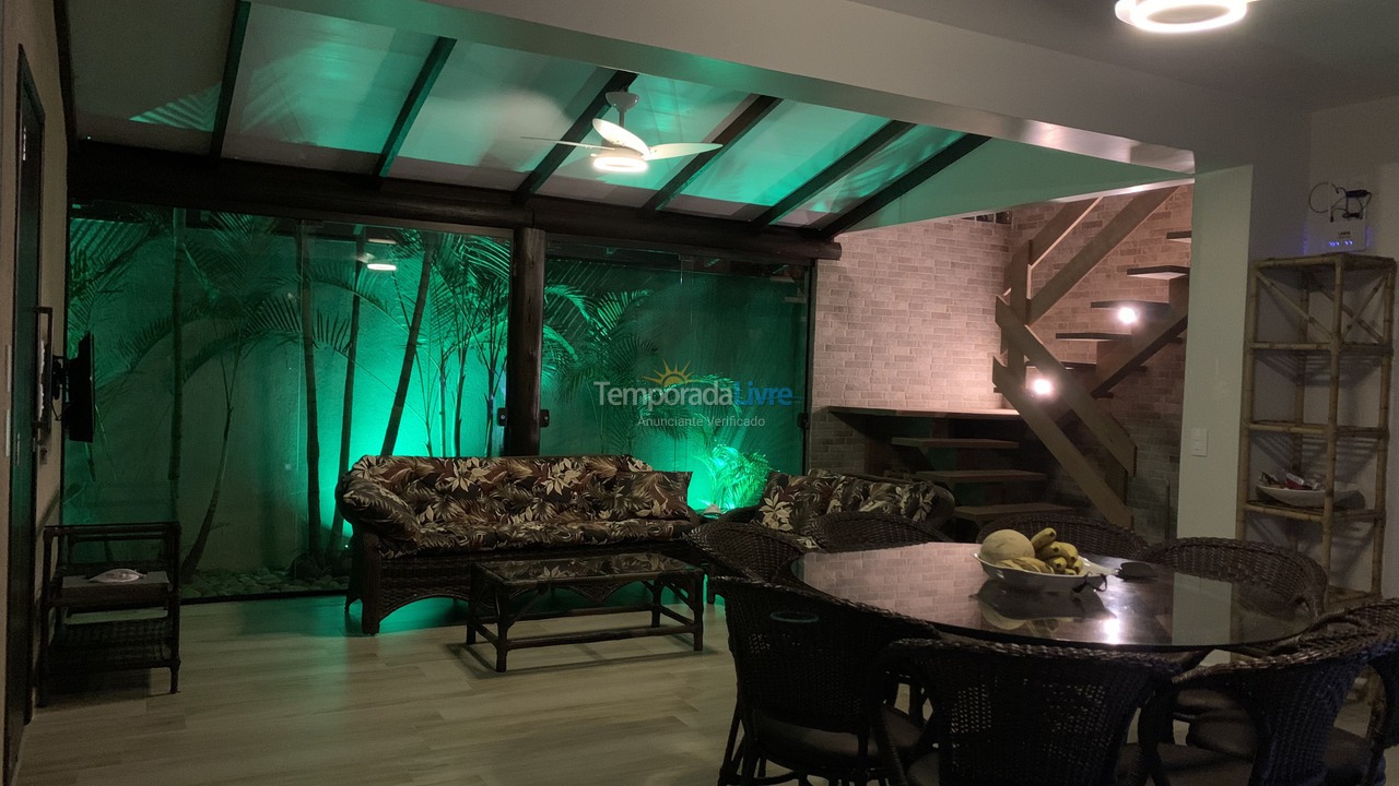 Casa para aluguel de temporada em Guaratuba (Barra do Saí)