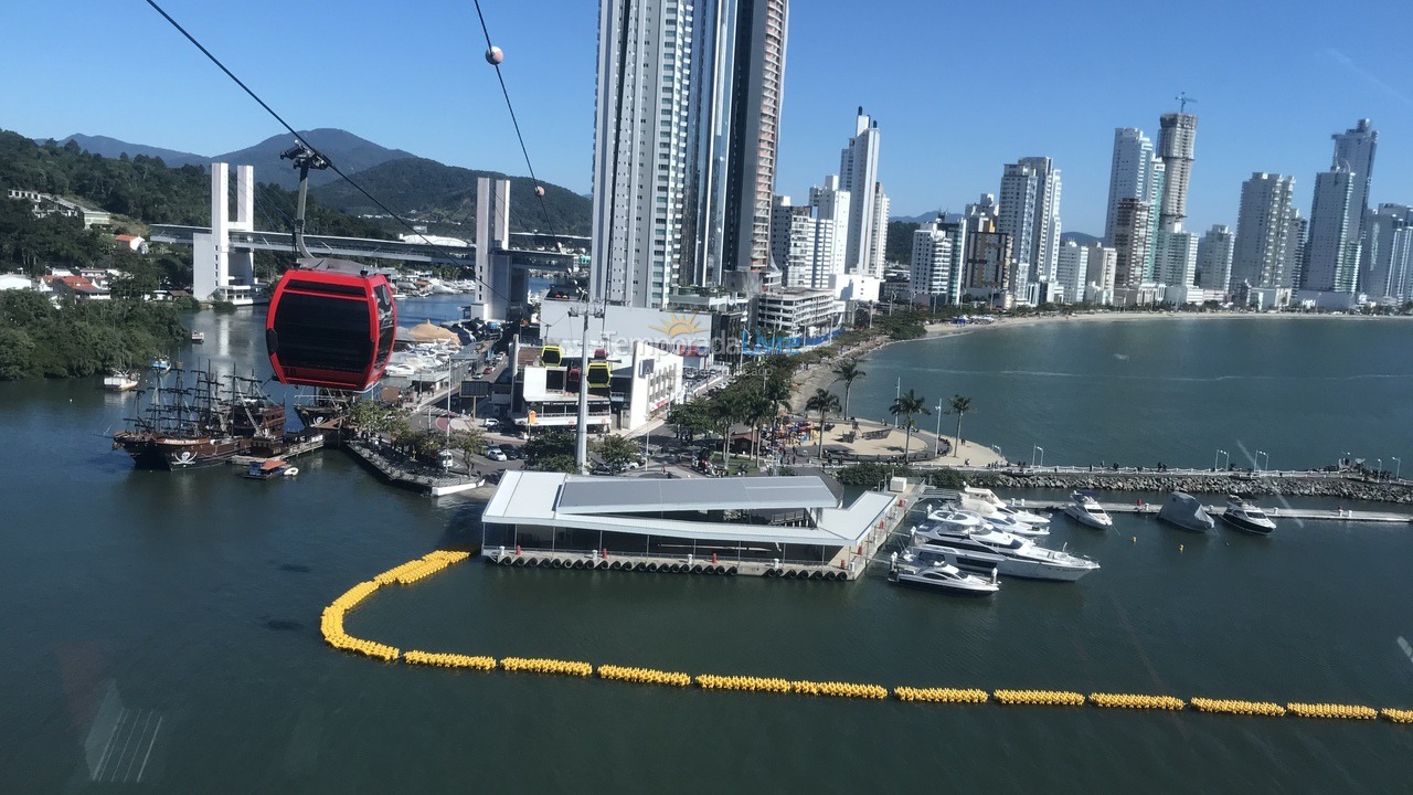 Apartamento para aluguel de temporada em Balneário Camboriú (Praia Central)