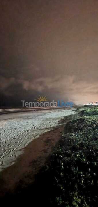 Apartment for vacation rental in Matinhos (Balneário Ipacaraí)