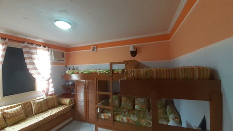 BEAUTIFUL APARTMENT DECORATED AT THE BEACH OF THE ENSEADA / GUARUJÁ