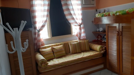 BEAUTIFUL APARTMENT DECORATED AT THE BEACH OF THE ENSEADA / GUARUJÁ