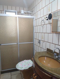 Temporada 03 qtos, 02 wc Mob. 05 minutos praia Itaparica andando!!!