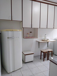 Temporada 02 qtos, 01 wc Mob. 05 minutos praia Itaparica andando!!!