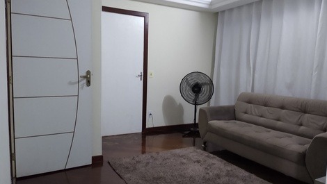 Temporada 03 habitaciones, 01 wc Mob. 05 minutos caminando playa Itaparica !!!