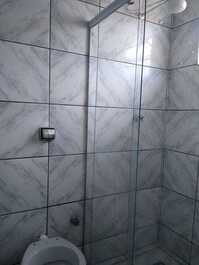 Temporada 03 qtos, 02 wc Mob. 05 minutos praia Itaparica andando!!!