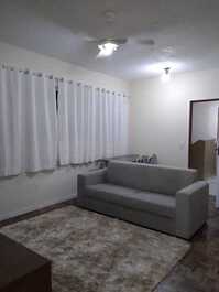 Temporada 03 qtos, 02 wc Mob. 05 minutos praia Itaparica andando!!!