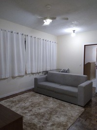 Temporada 03 qtos, 02 wc Mob. 05 minutos praia Itaparica andando!!!