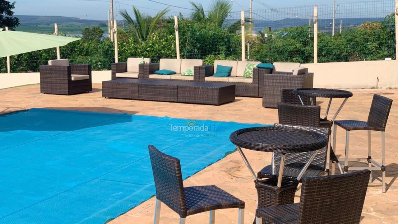 Casa para aluguel de temporada em Alexânia (Condomínio Recanto do Sabiá)