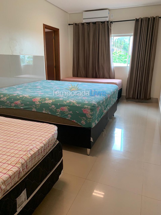 Casa para aluguel de temporada em Alexânia (Condomínio Recanto do Sabiá)