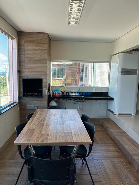 Casa para aluguel de temporada em Alexânia (Condomínio Recanto do Sabiá)