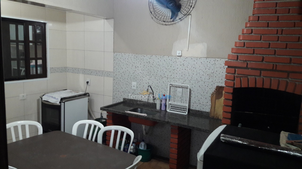 Casa para aluguel de temporada em Bertioga (Vista Linda)