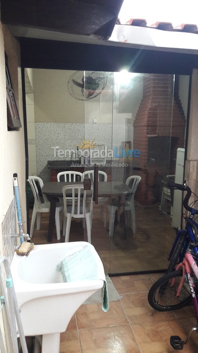 Casa para aluguel de temporada em Bertioga (Vista Linda)