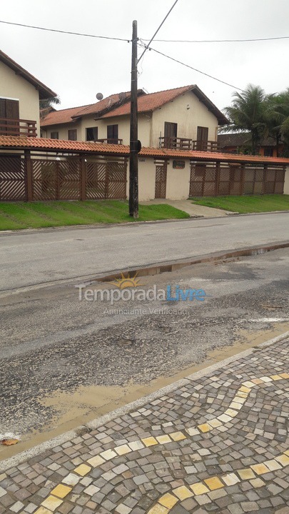 Casa para aluguel de temporada em Bertioga (Vista Linda)
