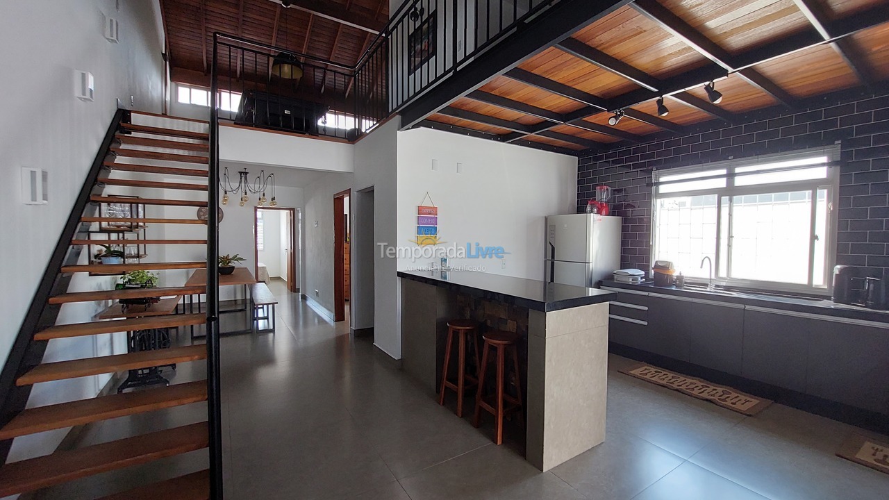 Casa para aluguel de temporada em Palhoça (Praia do Sonho)