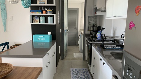 Beautiful Front View Gourmet Balcony Pé na Areia