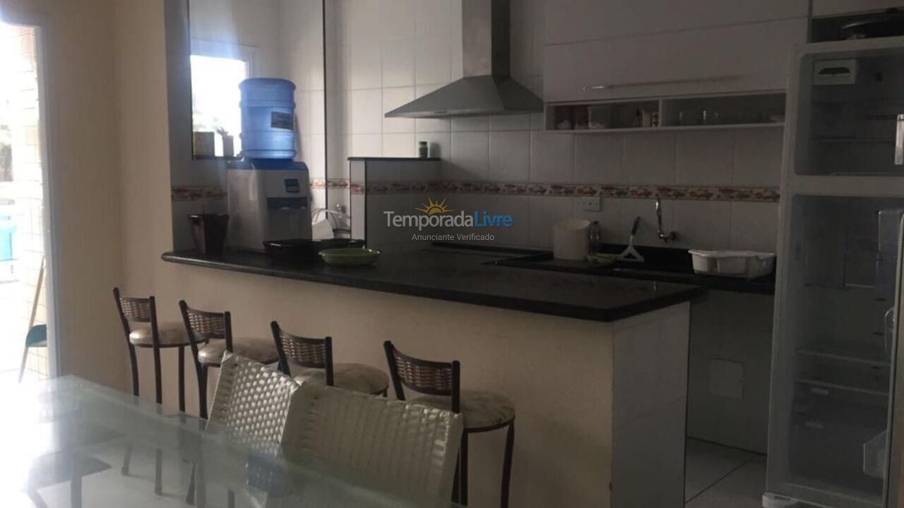 Apartamento para aluguel de temporada em Ubatuba (Praia Grande)