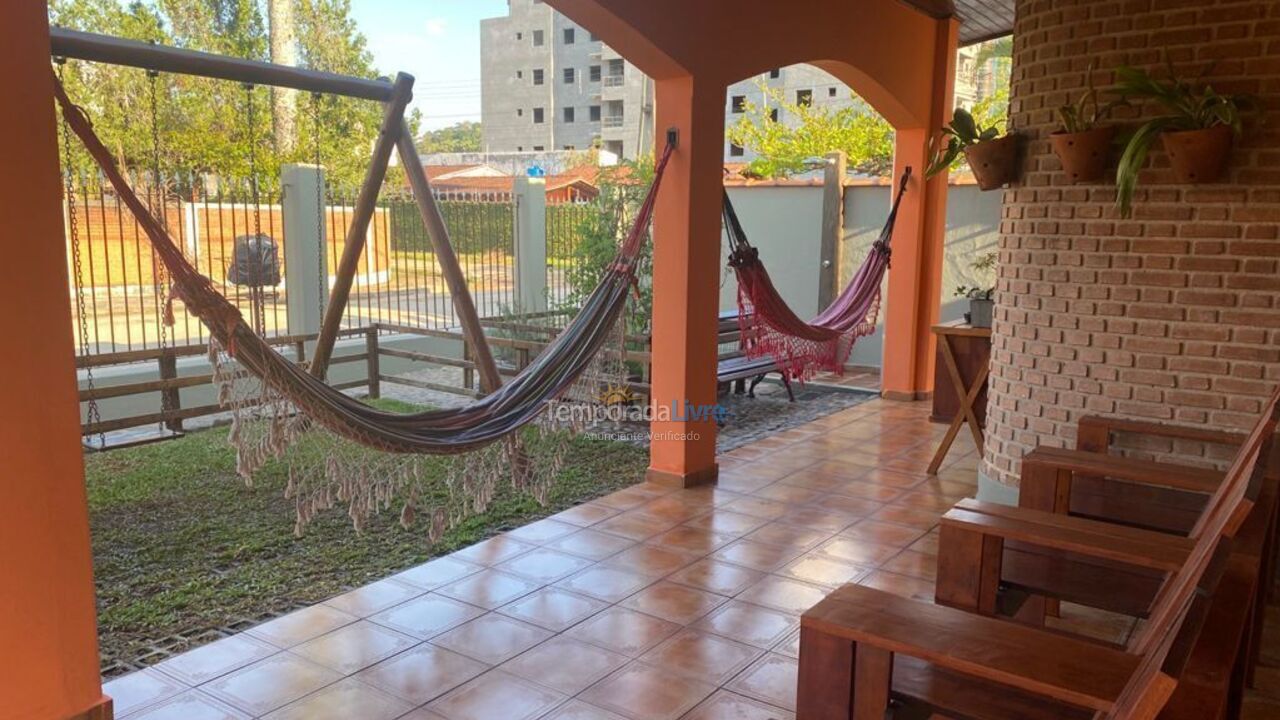 Casa para aluguel de temporada em Ubatuba (Praia das Toninhas)