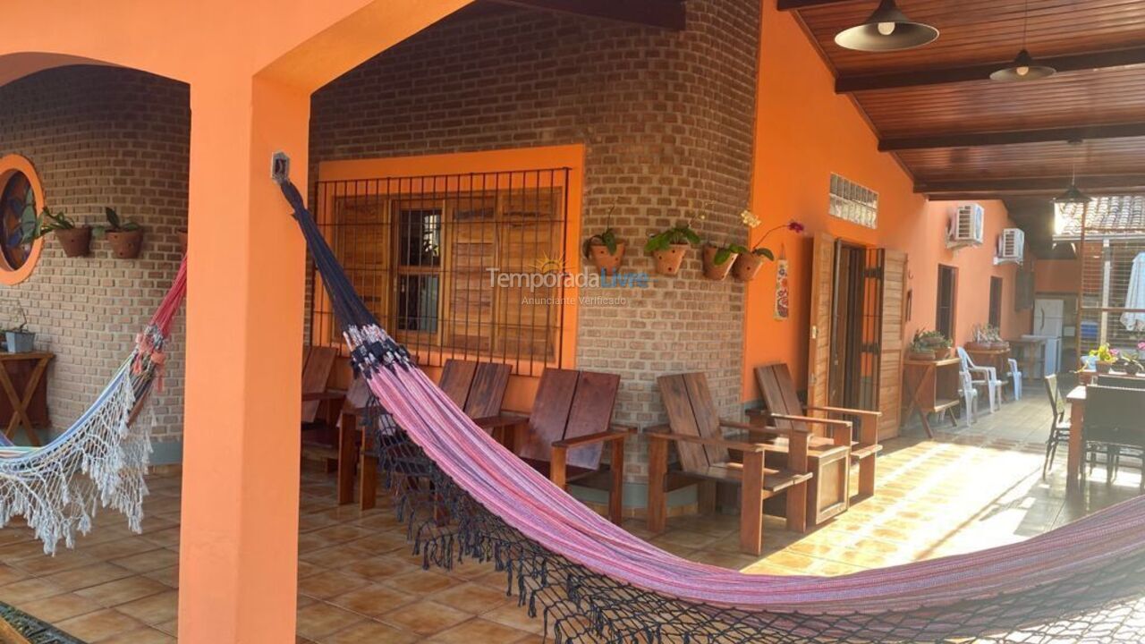 Casa para aluguel de temporada em Ubatuba (Praia das Toninhas)