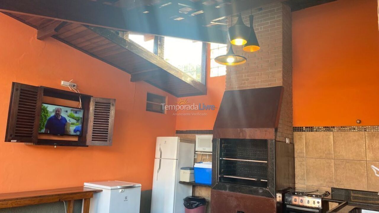 Casa para aluguel de temporada em Ubatuba (Praia das Toninhas)