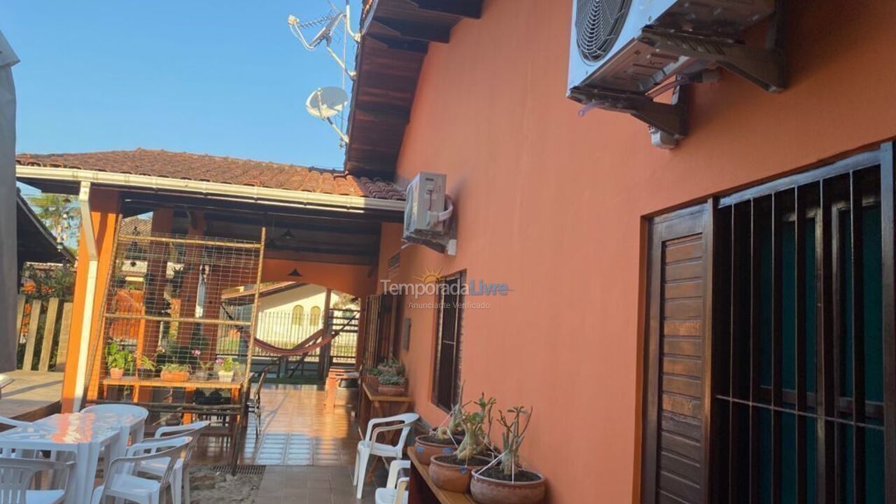 Casa para aluguel de temporada em Ubatuba (Praia das Toninhas)