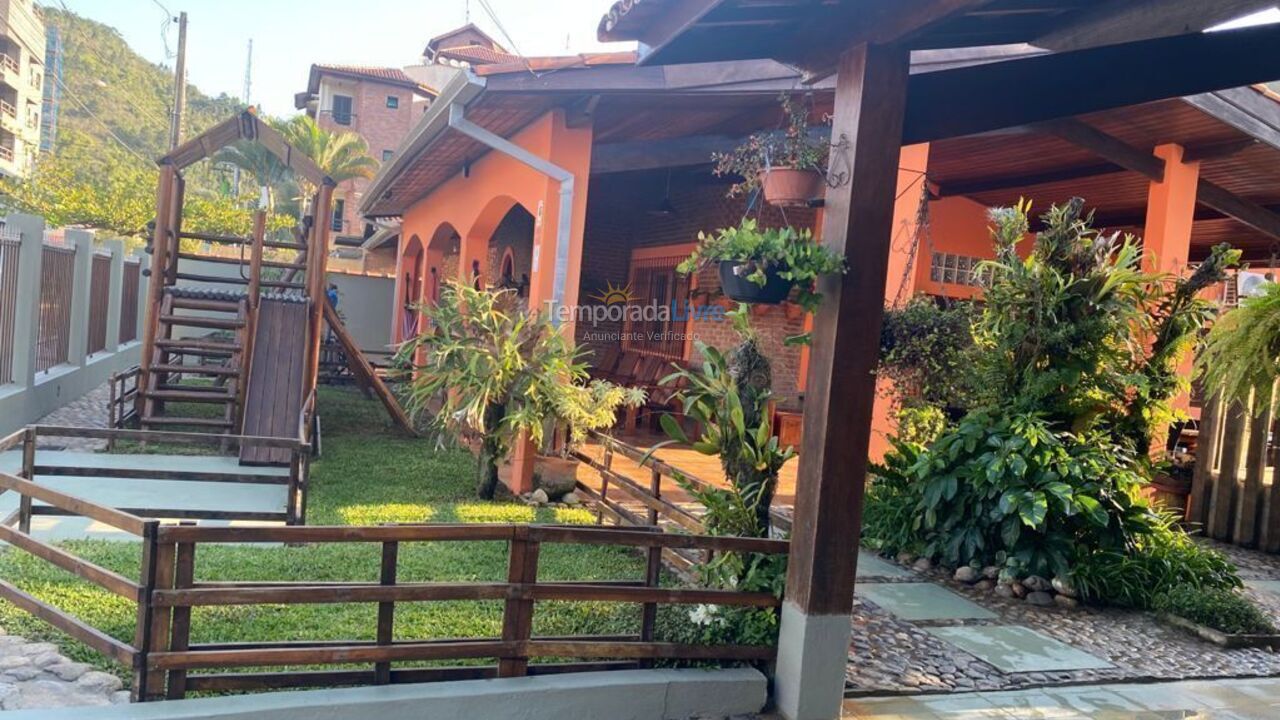 Casa para aluguel de temporada em Ubatuba (Praia das Toninhas)