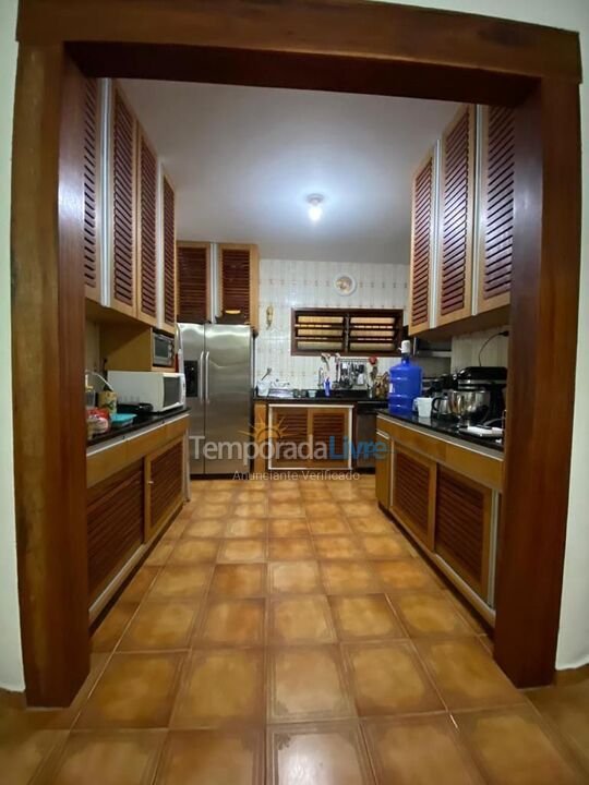 Casa para aluguel de temporada em Ubatuba (Praia das Toninhas)