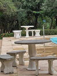 Sítio - afastado do centro, perto de boas vivências.