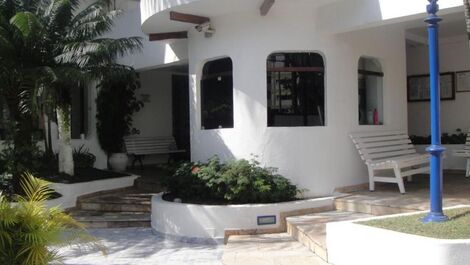 Apto 3 suites en Enseada Wi-Fi Netflix Prox Praia