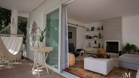 Charmosa Casa no Porto da Lagoa ALUGUEL POR TEMPORADA