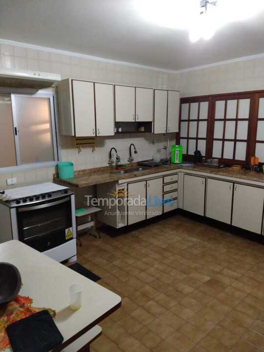 Apartment for vacation rental in Guarujá (Pitangueiras)