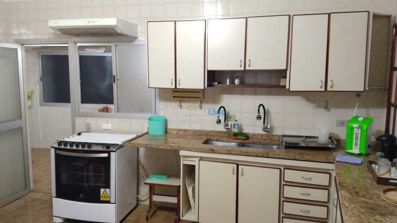 Apartment for vacation rental in Guarujá (Pitangueiras)