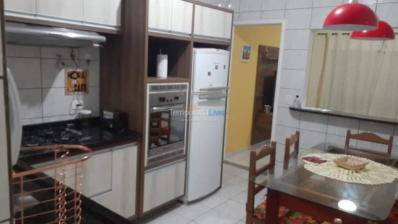 Apartamento para alquiler de vacaciones em Ubatuba (Umuarama Centro)