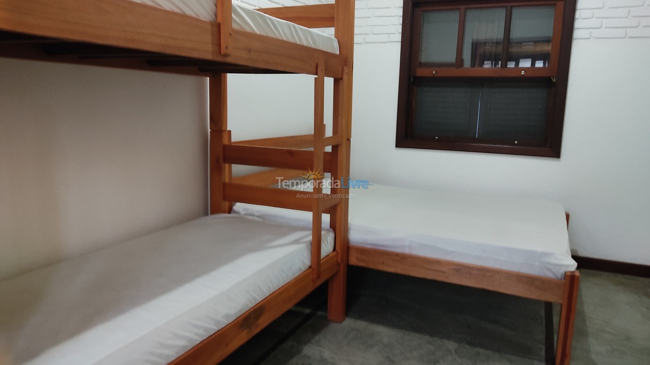 Casa para aluguel de temporada em Ubatuba (Lagoinha)