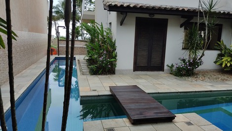 Praia da Lagoinha frente para o mar condomínio salga