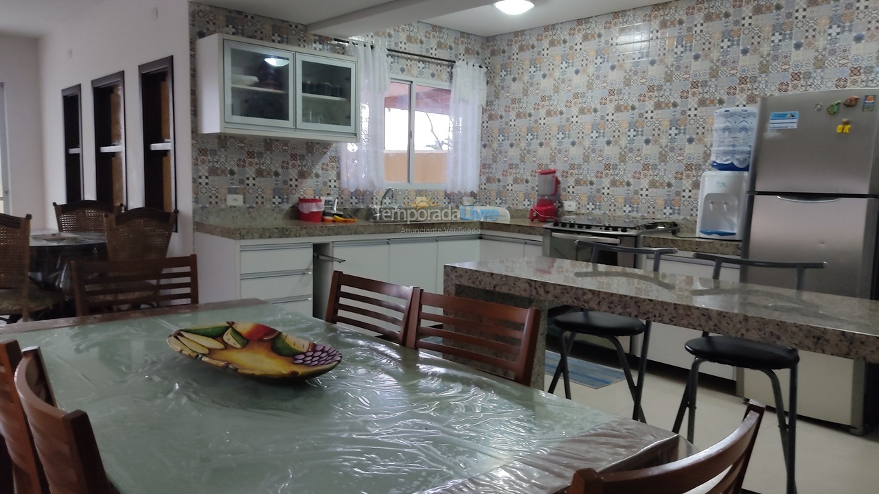 Casa para aluguel de temporada em Ubatuba (Lagoinha)