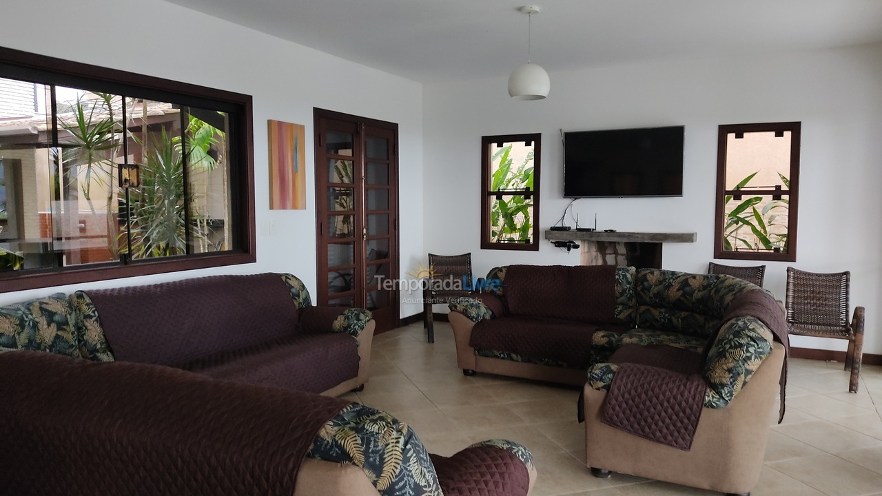 Casa para aluguel de temporada em Ubatuba (Lagoinha)