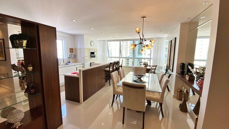 Ed. Lumiere: 4 suites / barbacoa / aire acondicionado