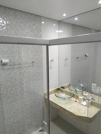 Fit TOP Guarujá Pitangueiras, a 30 metros de la playa.