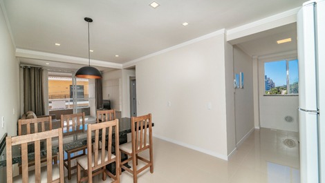 Vista ampla da área de estar