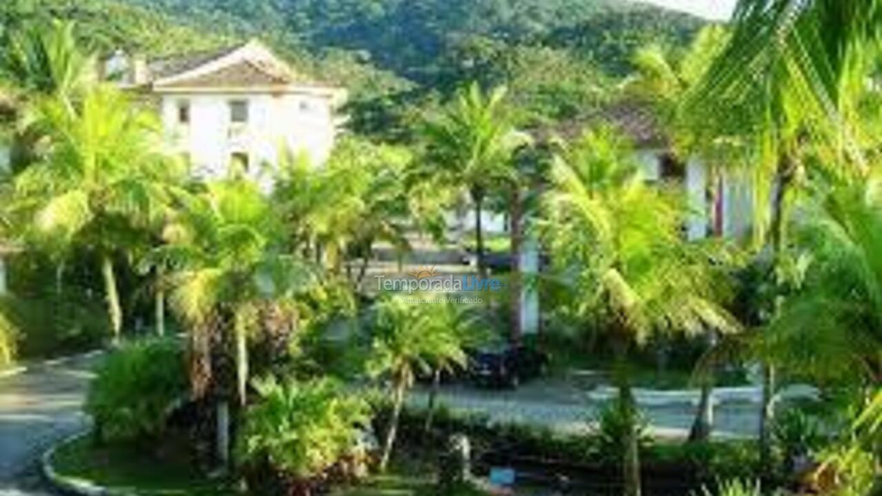 Apartamento para aluguel de temporada em Ubatuba (Praia das Toninhas)