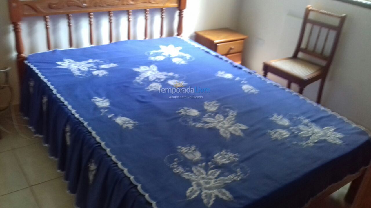 Apartamento para aluguel de temporada em Ubatuba (Praia das Toninhas)