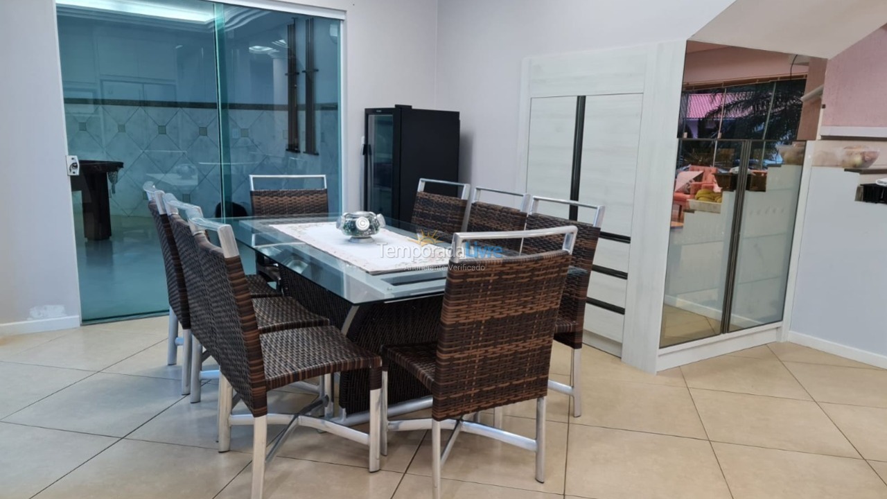 Casa para aluguel de temporada em Florianopolis (Praia dos Ingleses)